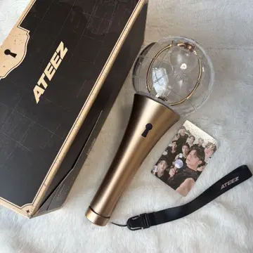 ATEEZ 아치즈 에이티즈 응원봉 ver.2 트레이딩 카드 포함 공식