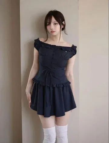 ANDMARY Matilda frill set up 네이비
