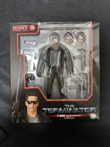 MAFEX T-800 (The Terminator Ver.) 피규어