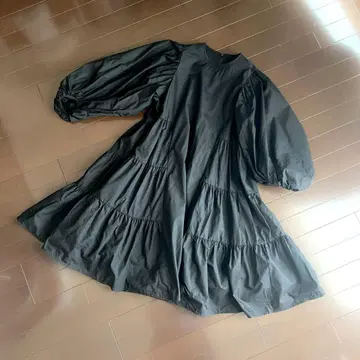 S 티어드 퍼프 소매 튜닉