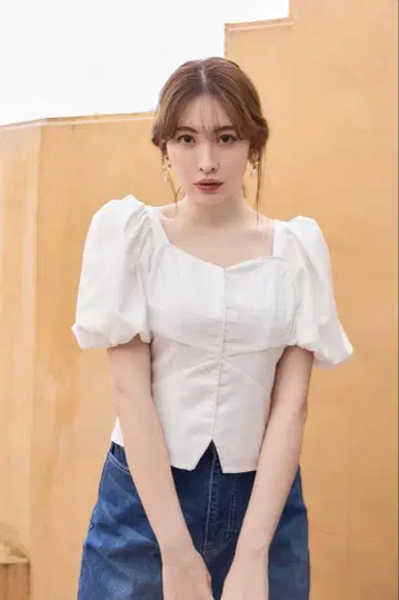 Her lip to Bloom Panel Top white