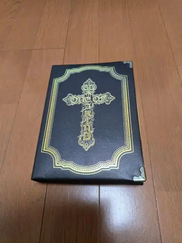 G-DRAGON ONE OF A KIND 포토 카드 포함 CD (한국판)