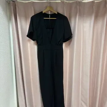 블랙 점프 수트 GRL