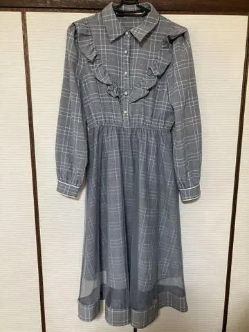 프릴 장식 그레이 계열 체크 원피스