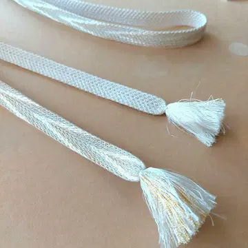 흰색 허리띠