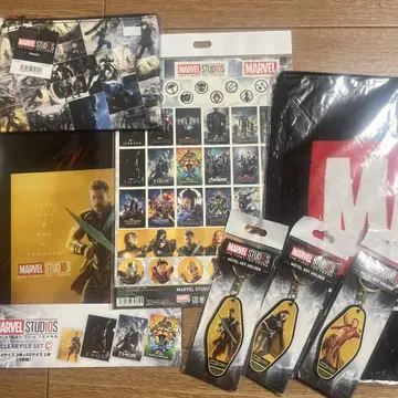 MARVEL STUDIDS 10주년 기념 굿즈 묶음 판매