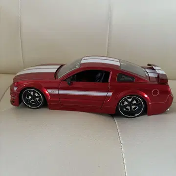 자다 1/24 2006 머스탱 GT