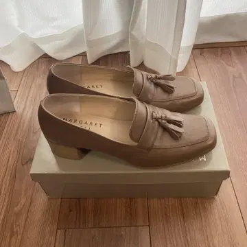 MARGARET HOWELL 베이지 로퍼 23.5cm
