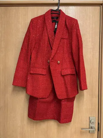 빨간색 수트 셋업