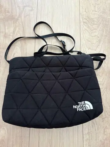 THE NORTH FACE 블랙 숄더백