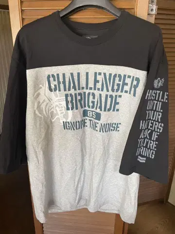 CHALLENGER BRIGADER 풋볼 티