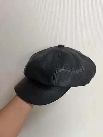 GALLERIE 가죽 블랙 헌팅캡
