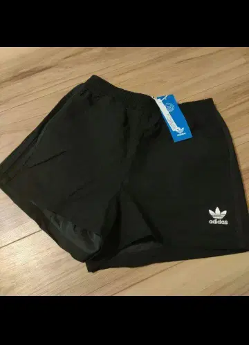 adidas 블랙 숏팬츠 M 사이즈