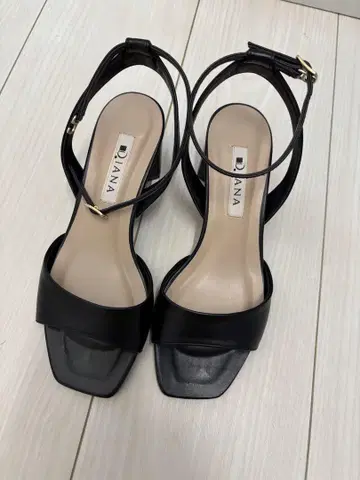 DIANA 샌들 블랙 22 cm