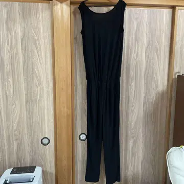 LOUNIE 블랙 슬리브리스 올인원