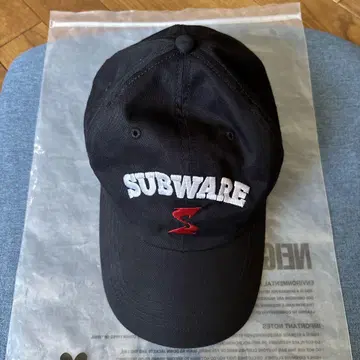 SUBWARE 블랙 캡 네이버후드