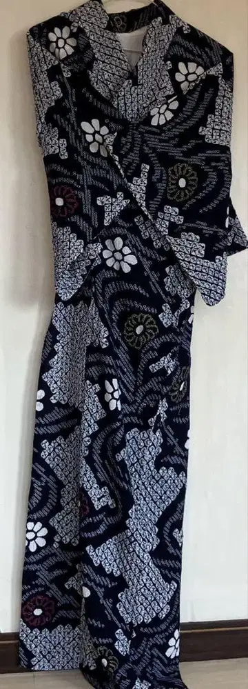 손바느질 목화 총 유카타입니다.