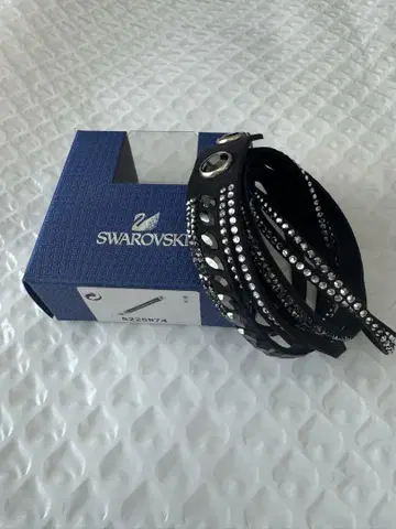 Swarovski 블랙 랩 팔찌