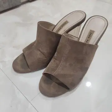 ZARA 브라운 스웨이드 뮬 샌들 39
