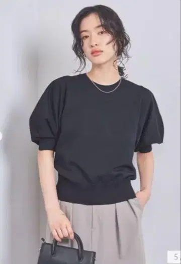 UNITED ARROWS 블랙 반팔 니트