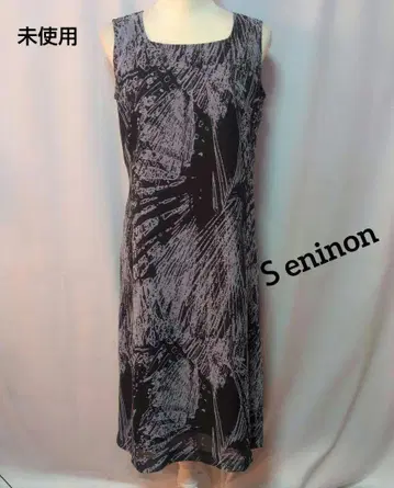 미사용 Seninon 슬리브리스 무릎 기장 원피스