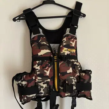 카모플라쥬 구명 조끼