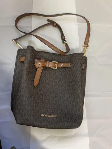 MICHAEL KORS 브라운 숄더백
