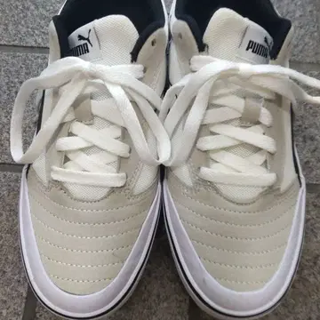 PUMA 스니커즈 크림색 소프트폼