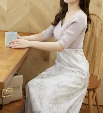 머큐리 듀오 카슈쿨 절개 꽃무늬 원피스 미사용 새상품 택 포함
