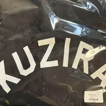 KUZIRA 로고 티셔츠 블랙
