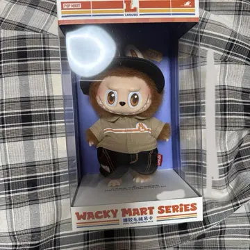 Wacky Mart 러브 POPMART 봉제 인형