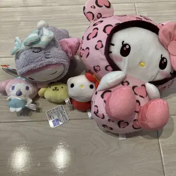 헬로키티 레오파드 무늬 봉제 인형 중형