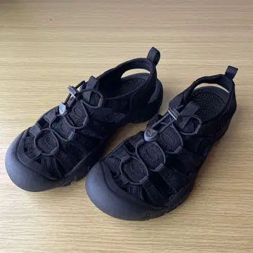 [ KEEN / 킨 ] NEWPORT H2 샌들 블랙 23.5cm
