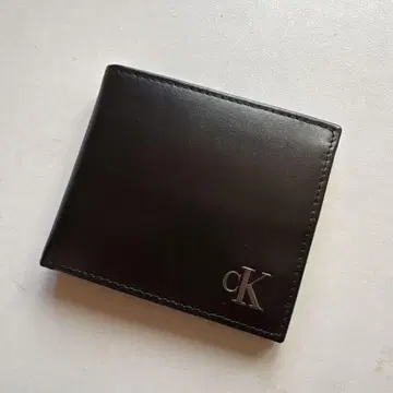cK 블랙 가죽 접이식 지갑