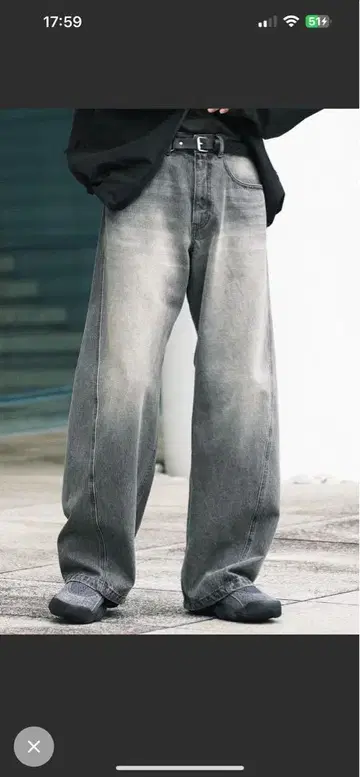 VINTAGE WASHED CURVED DENIM
