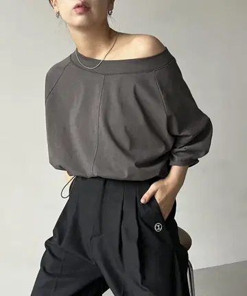 CAPRICIEUX LE'MAGE 드로스트 보트넥 T셔츠