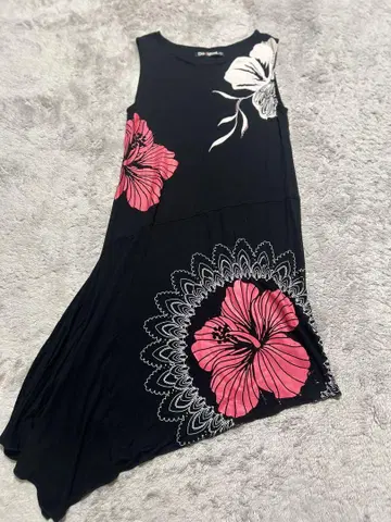 Desigual 플라워 프린트 슬리브리스 원피스 밑단 아지메