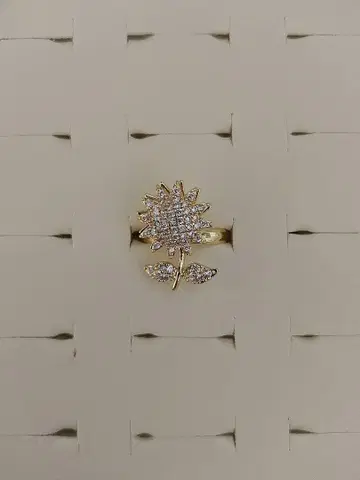 꽃 모티브 골드 톤 반지