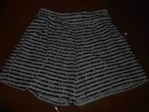 블랙 화이트 스트라이프 숏팬츠