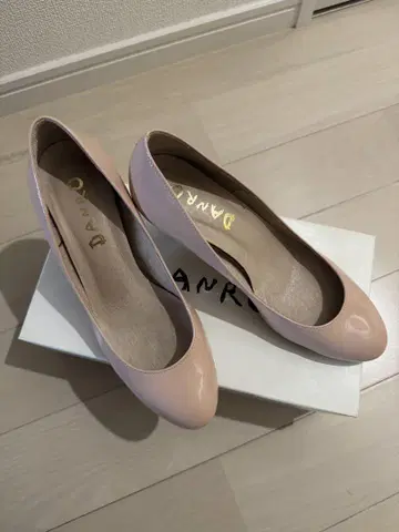 DANRO 핑크 베이지 펌프스 23.5cm
