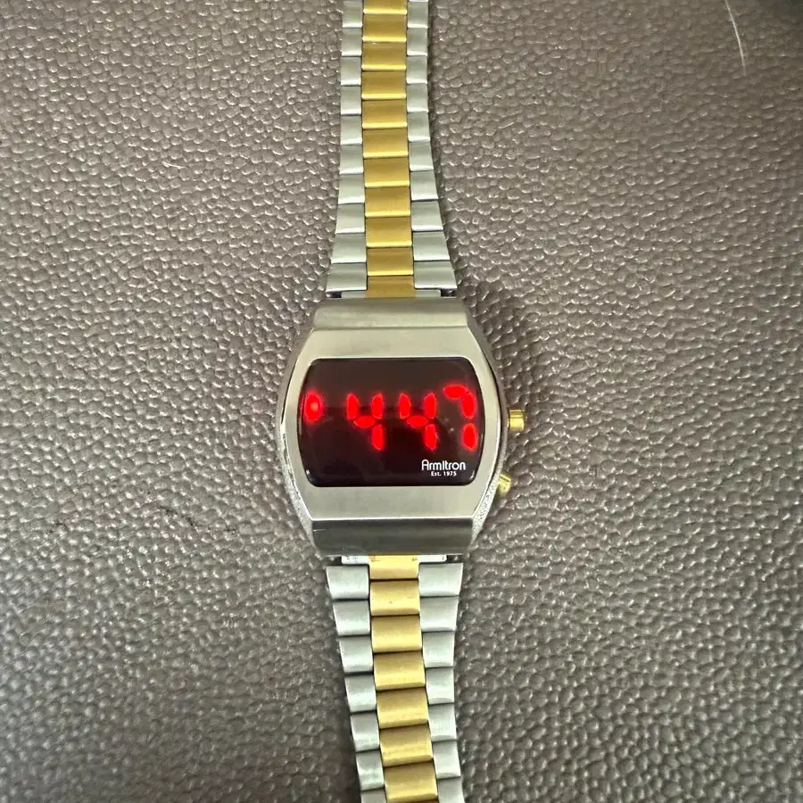 아미트론 Griffy LED 디지털 시계