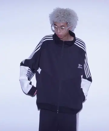 발견된 트랙 블라우스