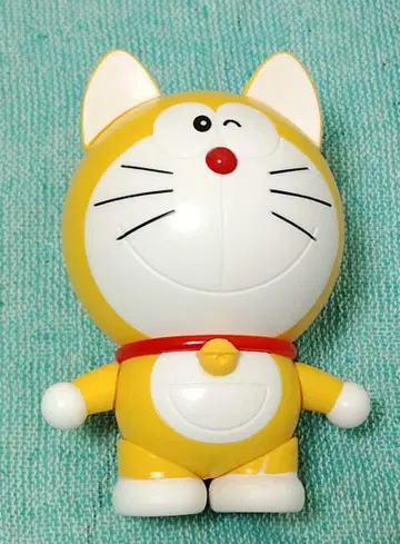 도라에몽 옐로우 컬러 고양이형 로봇 피규어