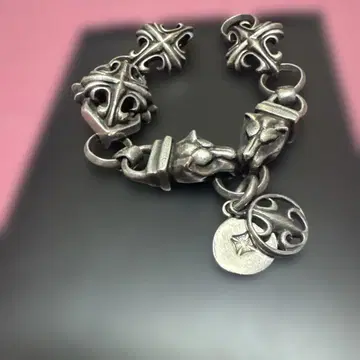 Loud Style Design 고 나비 REFUSE/RESIST LSD