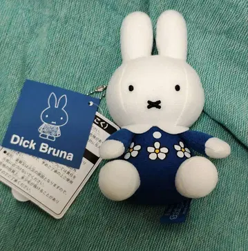 미피 miffy 플라워 드레스 마스코트 키체인 봉제 인형