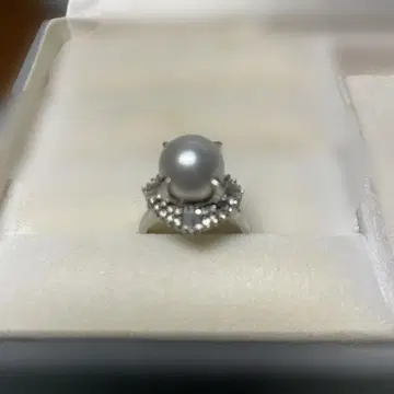 11mm 진주와 다이아의 엘레강트 반지. 플라티나900