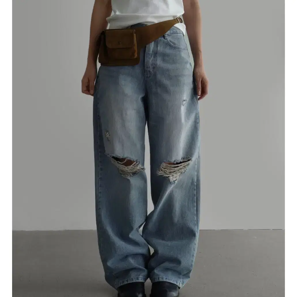 Bohemian Seoul DISTRESSED DEEP GRAY JEANS Size 1 #보헴서