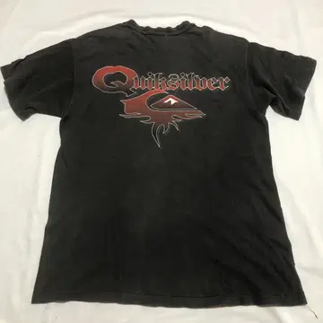 Quiksilver 블랙 티셔츠