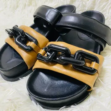 ph 7+ 골드 블랙 샌들 체인 가죽 통굽 23cm