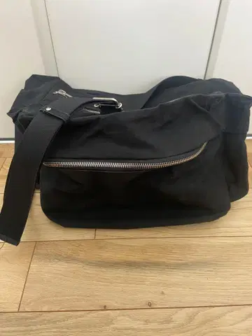 LA이드 백 매트 블랙 바디 백